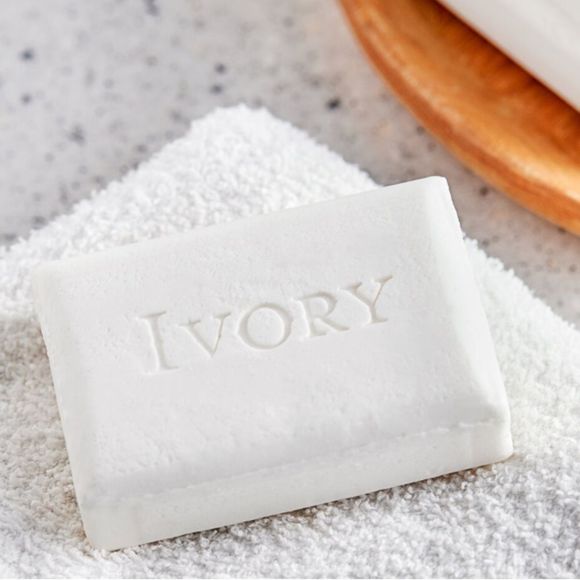 Ivory CLEAN Bar Soap Lot of 4 PACKS of 3 Bars - Picture 1 of 8